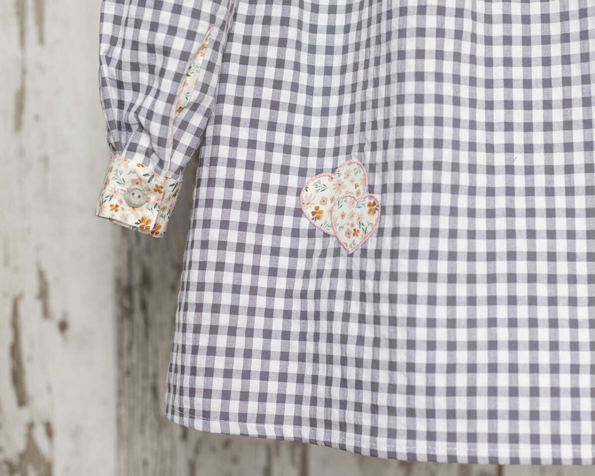 AMANTALA-CORAZONES-MAESTRA-GRIS-CORAZON-ESPALDA-ALTA