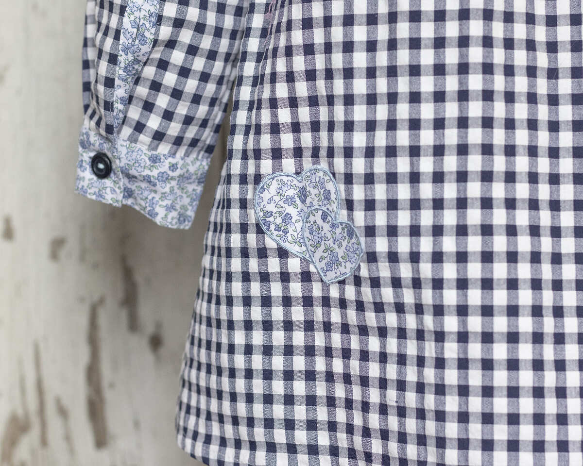 AMANTALA-CORAZONES-MAESTRA-MARINO-CORAZONES-ESPALDA-BAJA