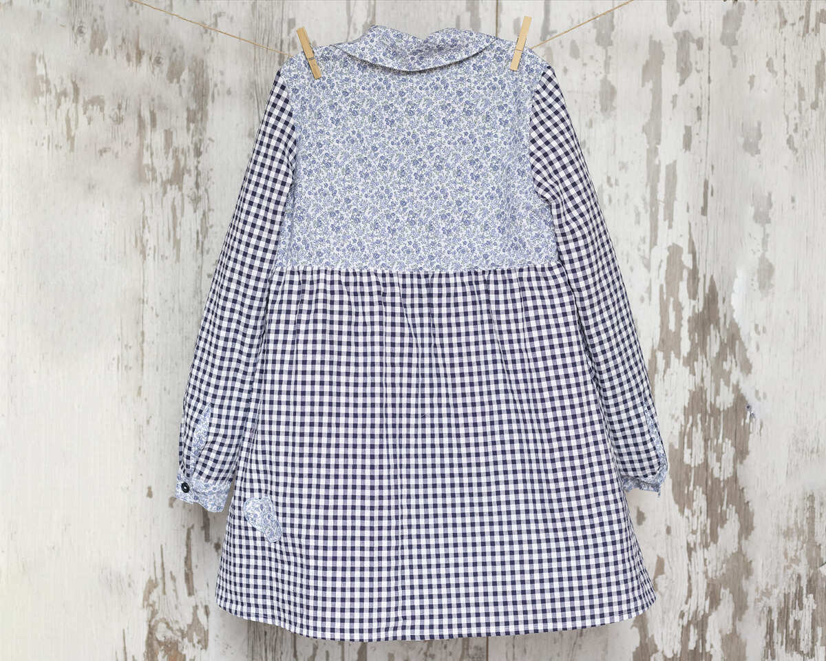 AMANTALA-CORAZONES-MAESTRA-MARINO-ESPALDA-BAJA