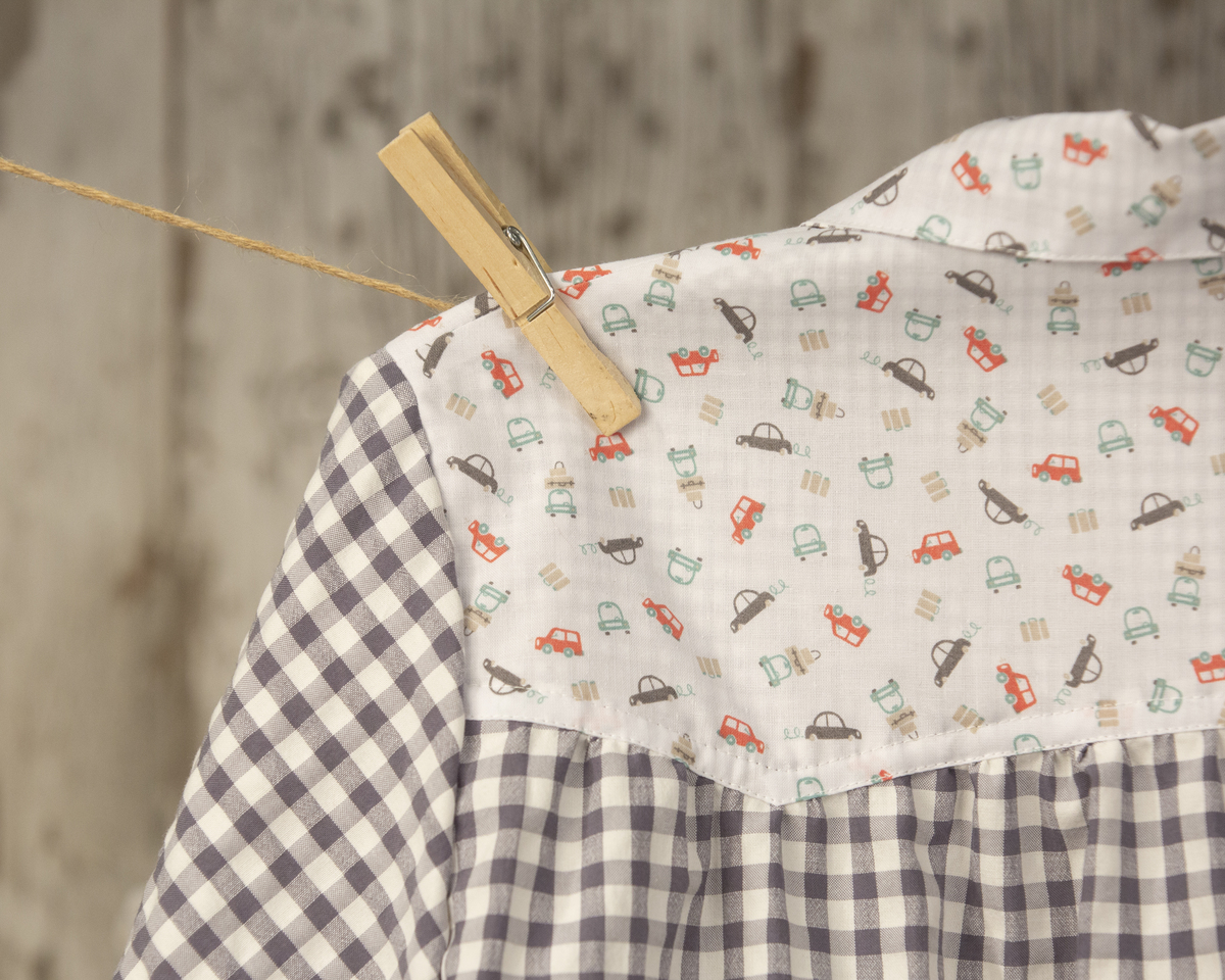 AMANTALA-COWBOY-FRUNCE-MAESTRO-GRIS-COCHES-DETALLE-CANESU-ESPALDA