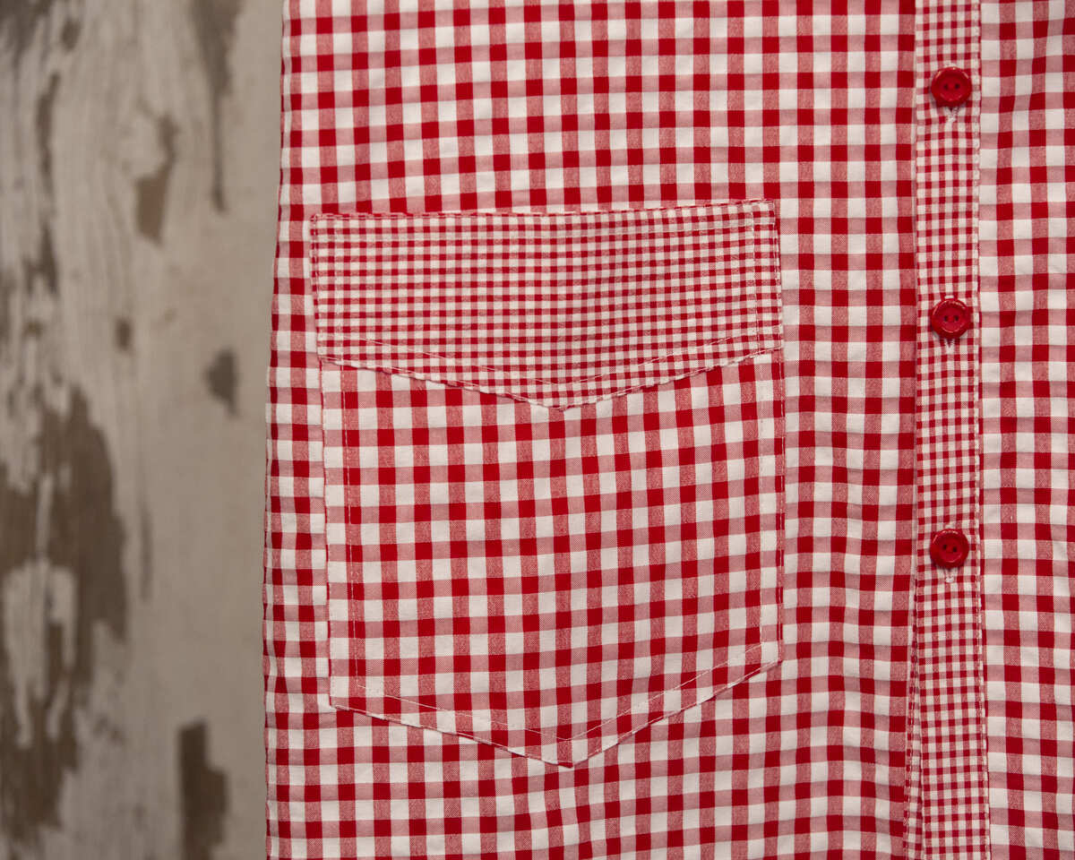 AMANTALA-COWBOY-PLIEGUE-MAESTRO-SIN-MANGAS-VICHY-ROJO-DETALLE-BOLSILLO