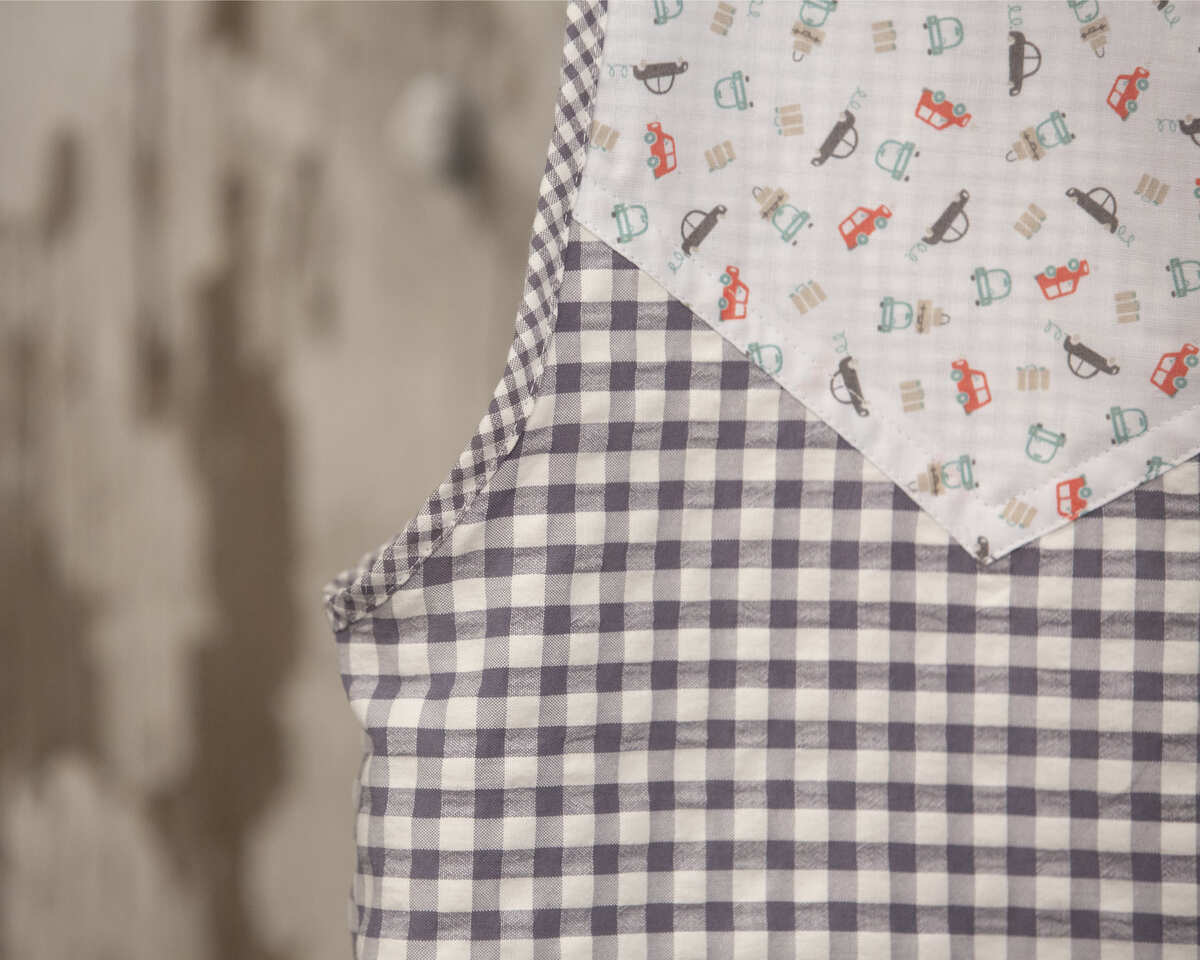 AMANTALA-MAESTRO-COWBOY-PLIEGUE-VERANO-GRIS-COCHES-DETALLE-CANESU