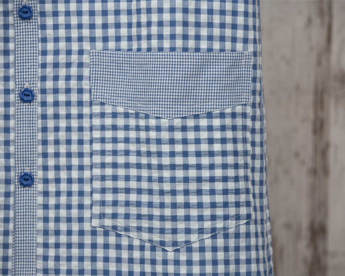 AMANTALA-MAESTRO-COWBOY-PLIEGUE-VERANO-VICHY-AZUL-DETALLE-BOLSILLO