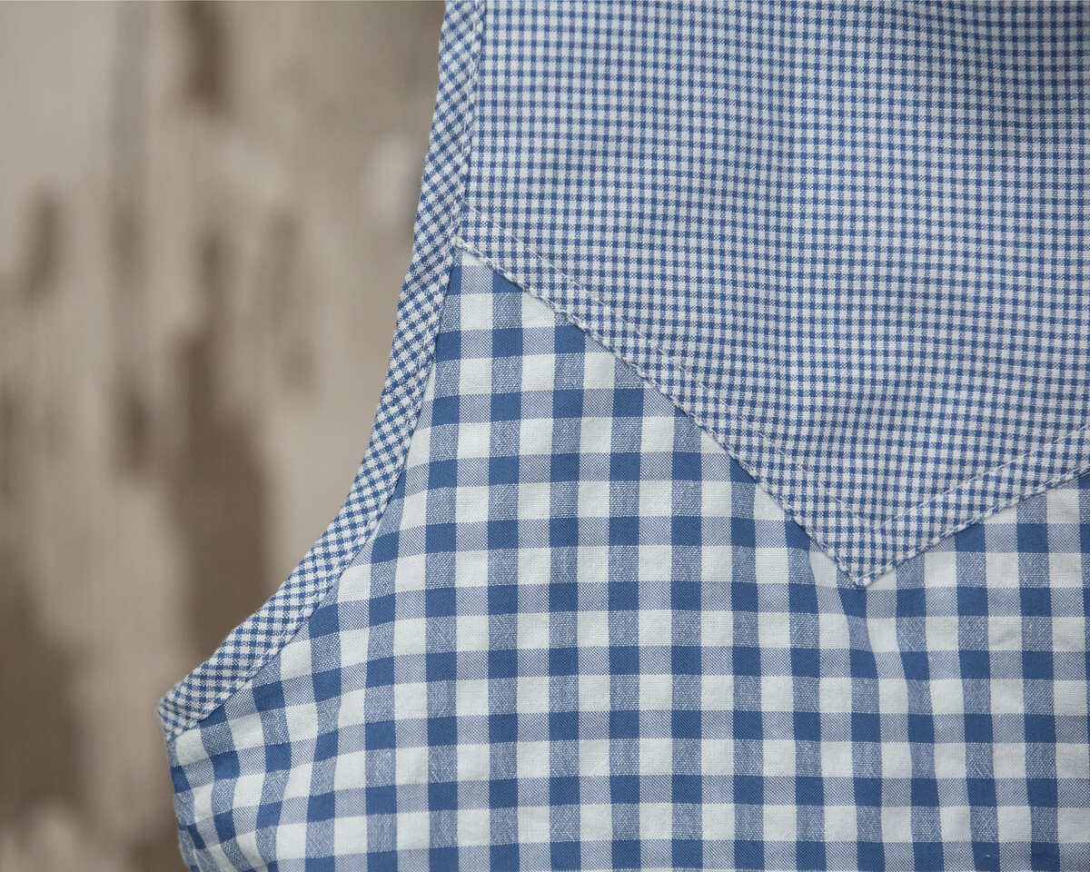 AMANTALA-MAESTRO-COWBOY-PLIEGUE-VERANO-VICHY-AZUL-DETALLE-SISA-CANESU