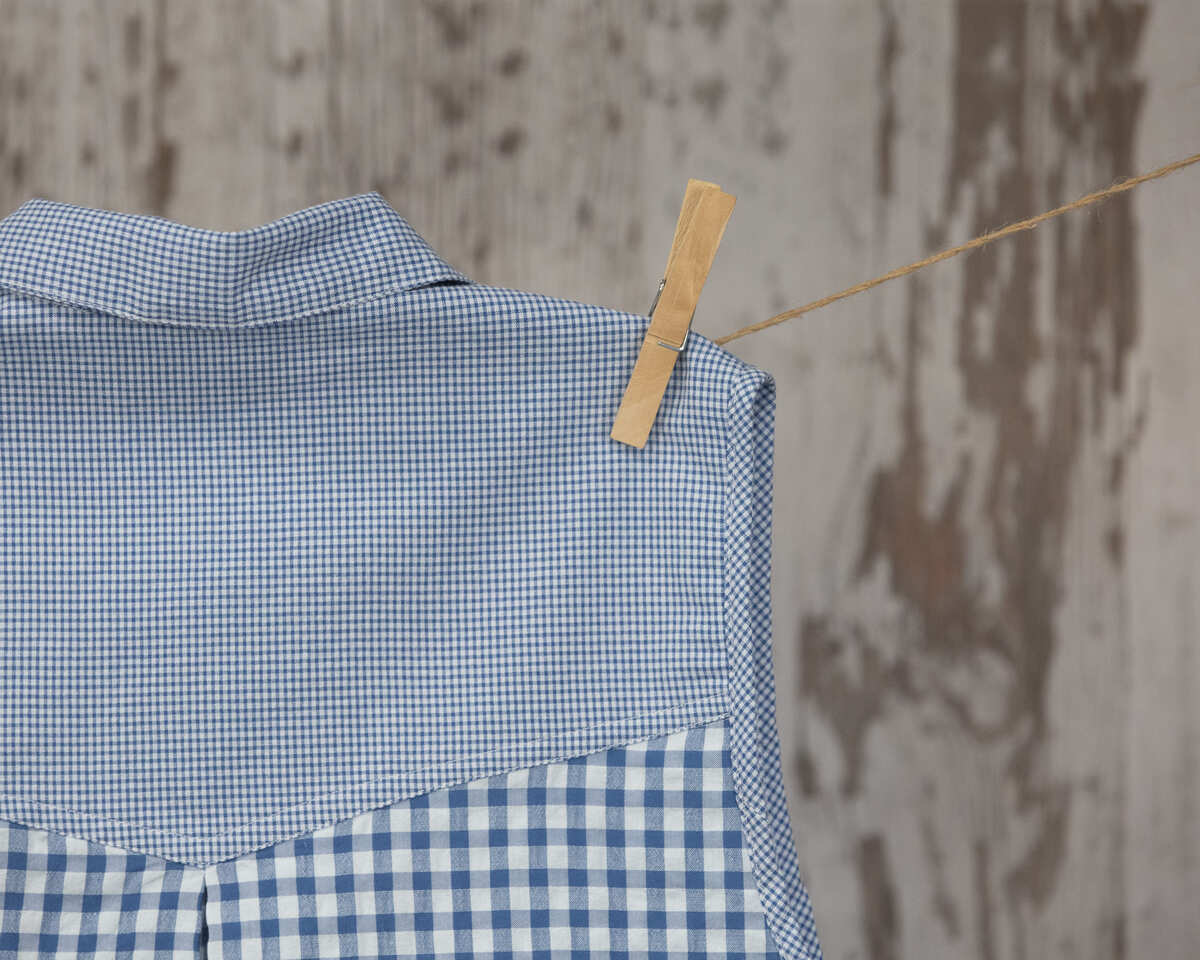 AMANTALA-MAESTRO-COWBOY-PLIEGUE-VERANO-VICHY-AZUL-ESPALDA-CANESU