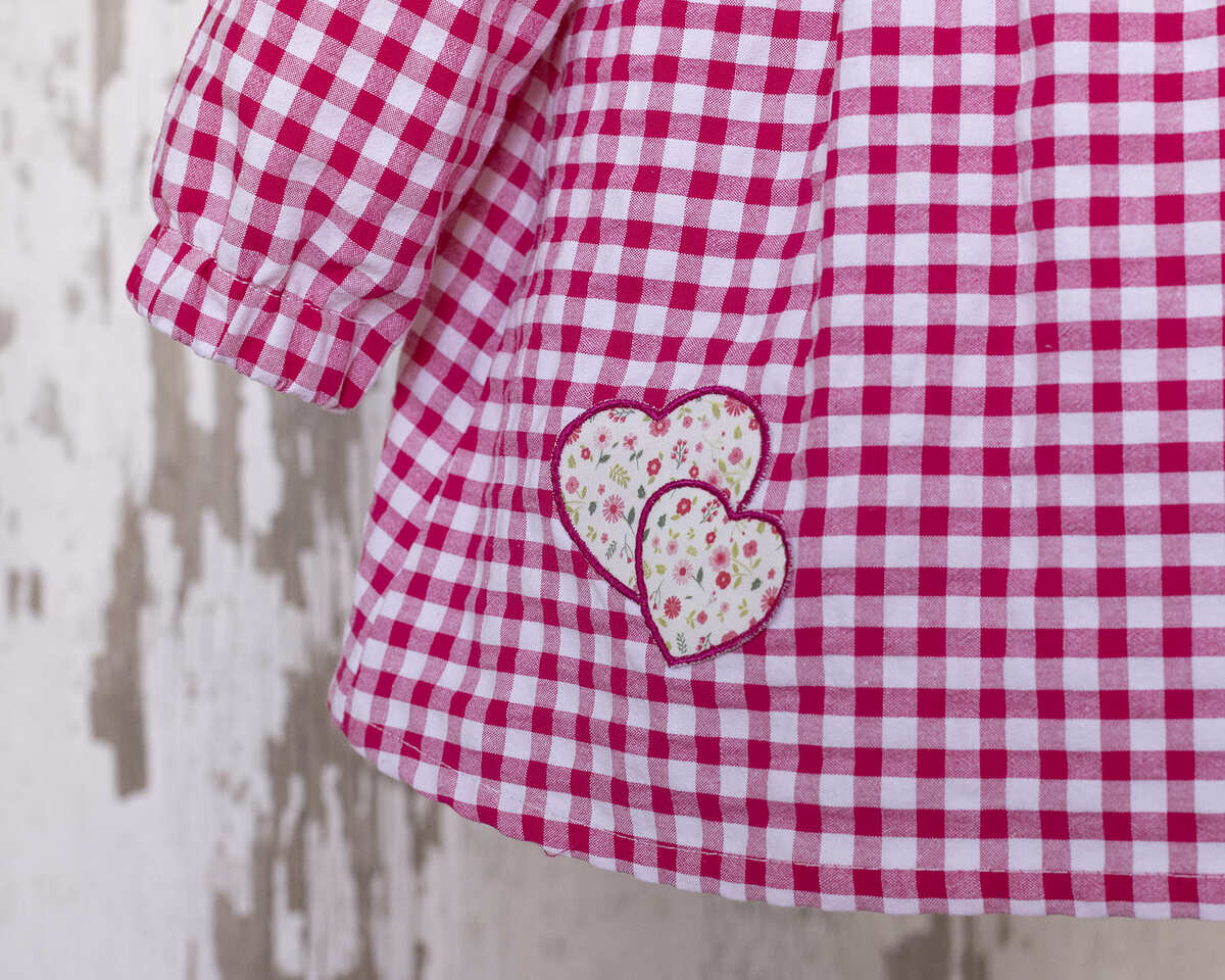 AMANTALA-CORAZONES-FUCSIA-CORAZONES-ESPALDA-BAJA