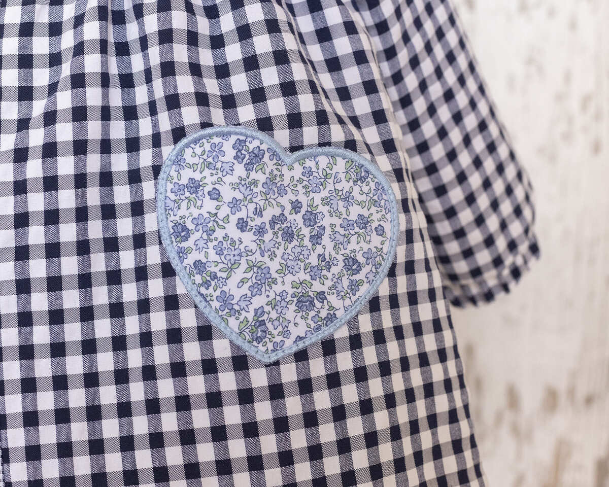 AMANTALA-CORAZONES-MARINO-BOLSILLO-BAJA